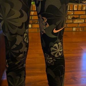 We are selling black leggings with patterns